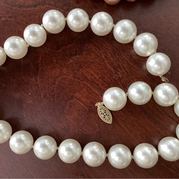 Pearls - Picture 3 of 9